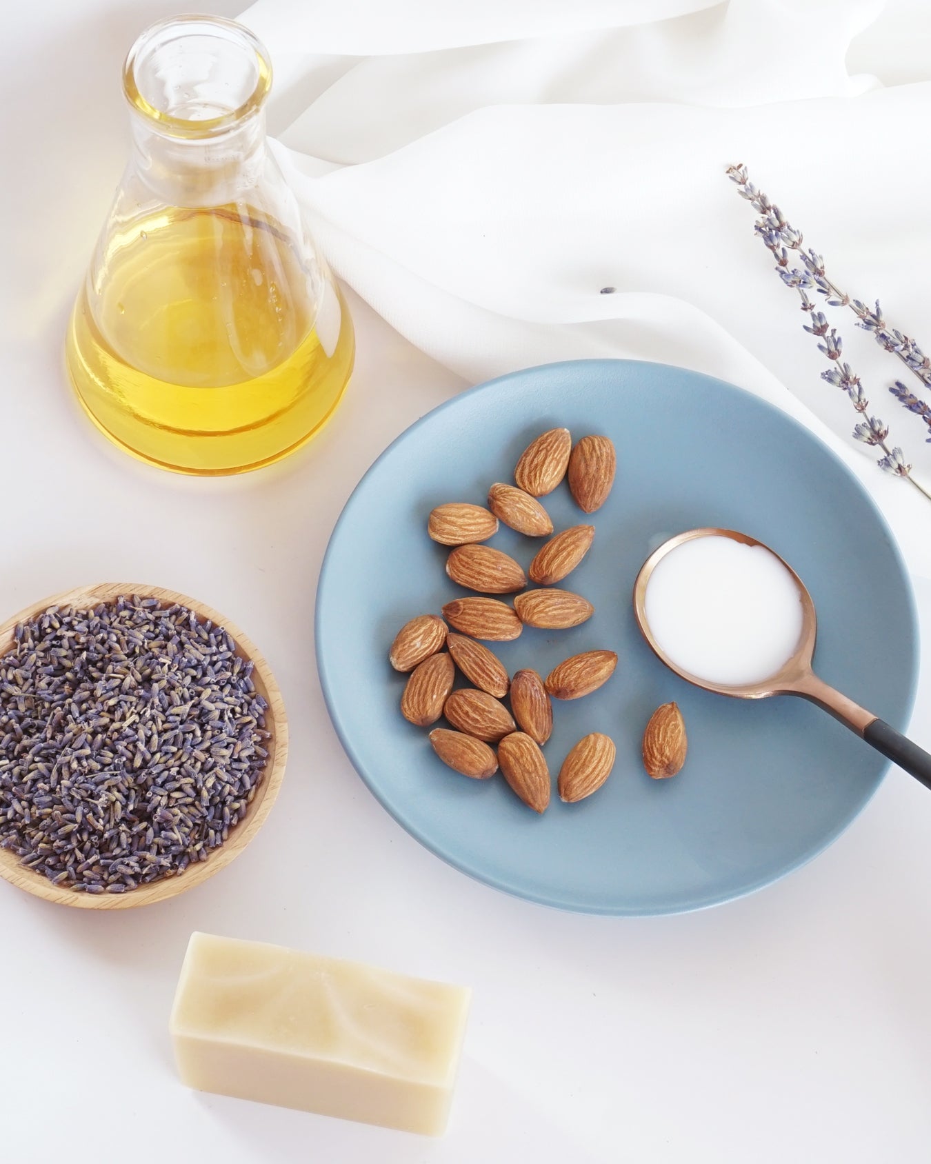 สบู่น้ำมันออร์แกนิกแฮนด์เมด